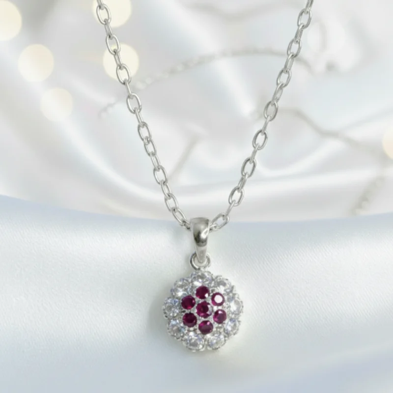 Garnet Daisy Shine Necklace